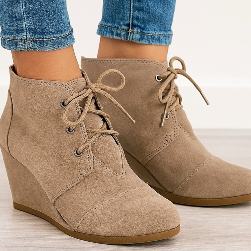 Toms Desert Wedge Lace Up Suede Booties